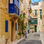 Daire Historic Maisonette With Sea View