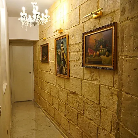 Historic Maisonette With Sea View