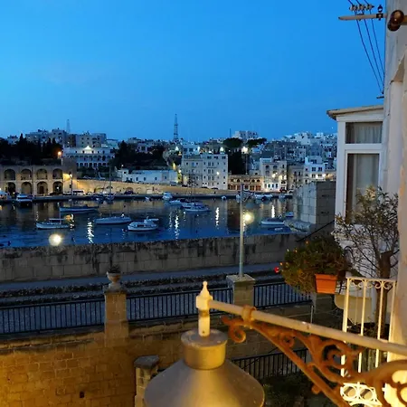 Historic Maisonette With Sea View Daire