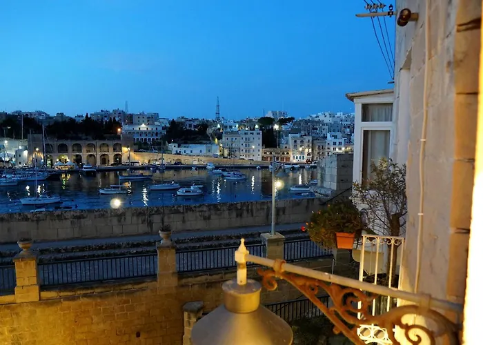 Historic Maisonette With Sea View Daire