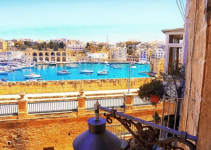 Daire Historic Maisonette With Sea View