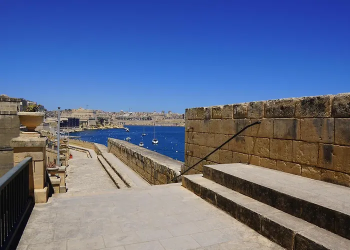 Daire Historic Maisonette With Sea View